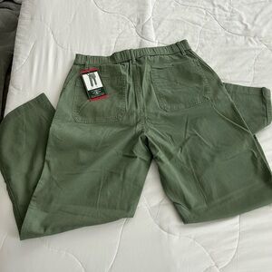 G.H. Bass & Co. Green Ankle Cropped Pants Relaxed Fit